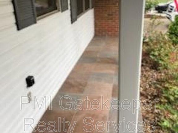 4th image of 2009 Endovalley Dr