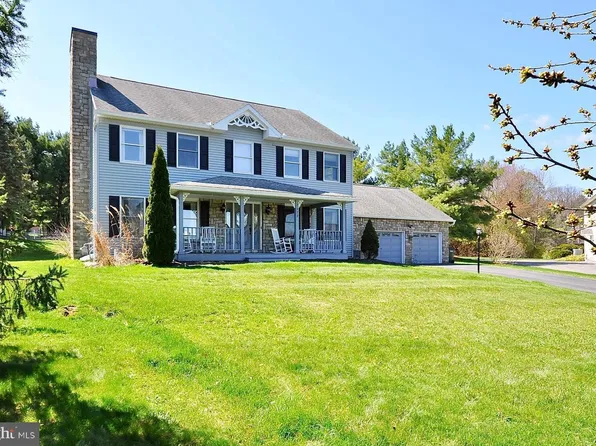 2372 Corinna Ct, State College, PA 16803