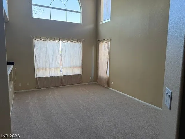 8640 Castle Hill Ave — Photo 13