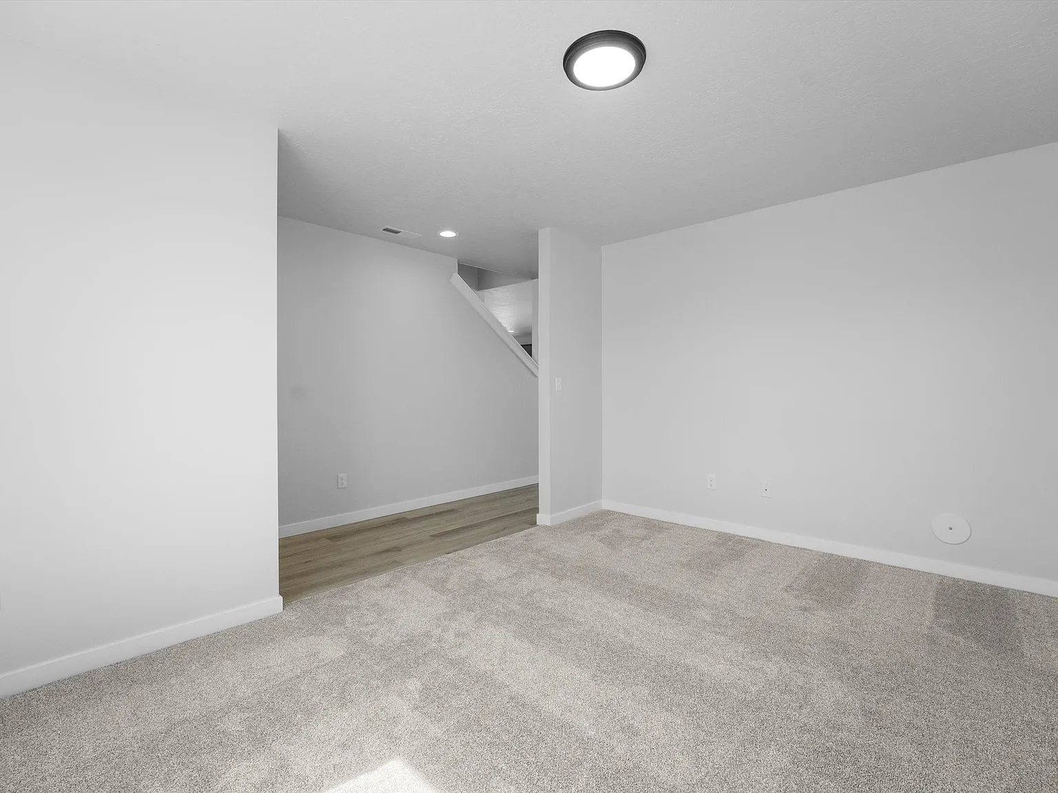 4 bed, 2.5 bath, 2332 sqft, $3,000 — Photo 3