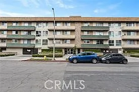 525 N Sycamore Ave Photo 1