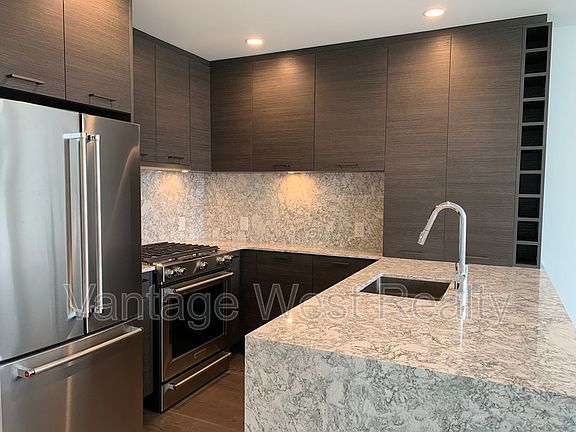 5th image of 1191 Sunset Dr #3101