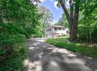 514 Long Beach Rd, Saint James, NY 11780