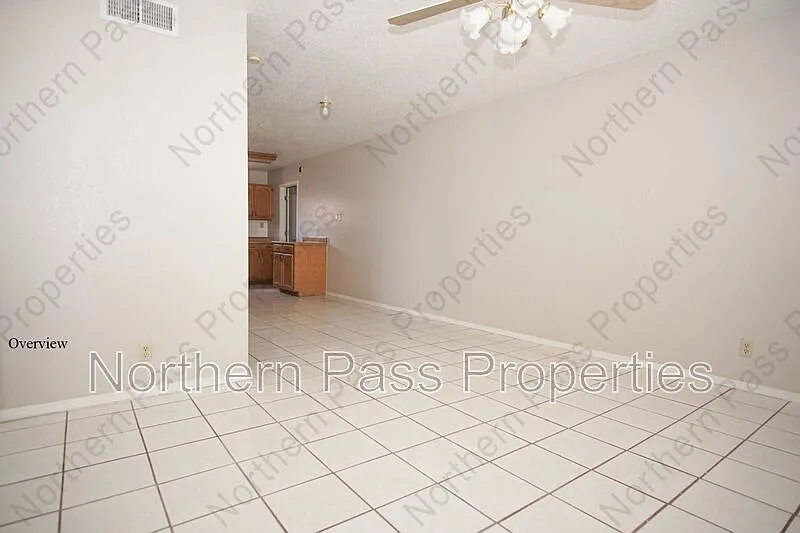 2 bed, 1.0 bath, 1248 sqft, $1,195 — Photo 4