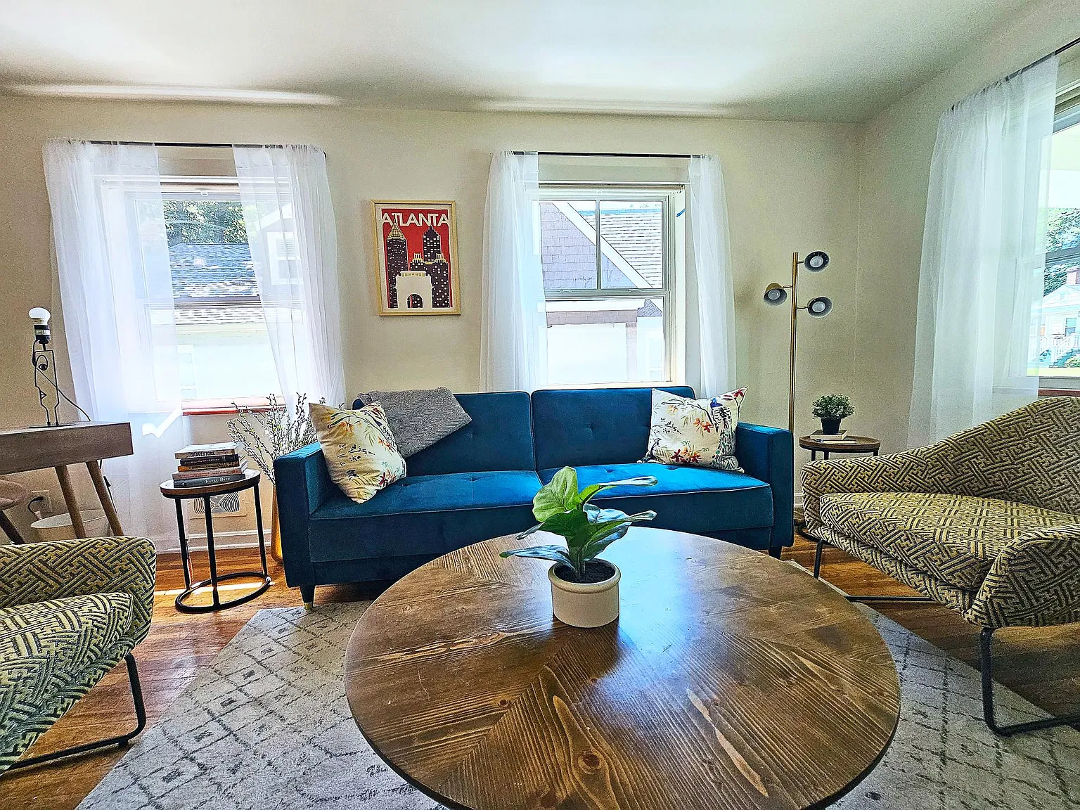 1327 Clermont Ave — Photo 2