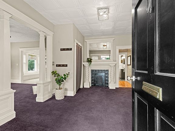 4th image of 52 Burkeside Ave