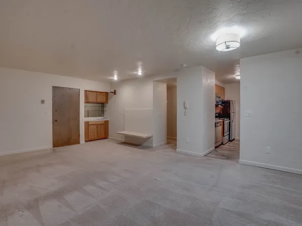 2462 Dexter Ave N, Seattle, WA