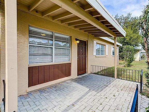 2nd image of 304 E Cornelius Cir