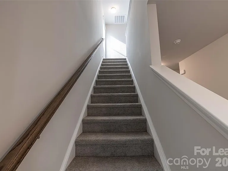 1419 Amhurst St — Photo 23