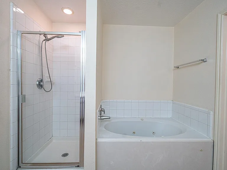 19538 Narcissus Brook Ln — Photo 13
