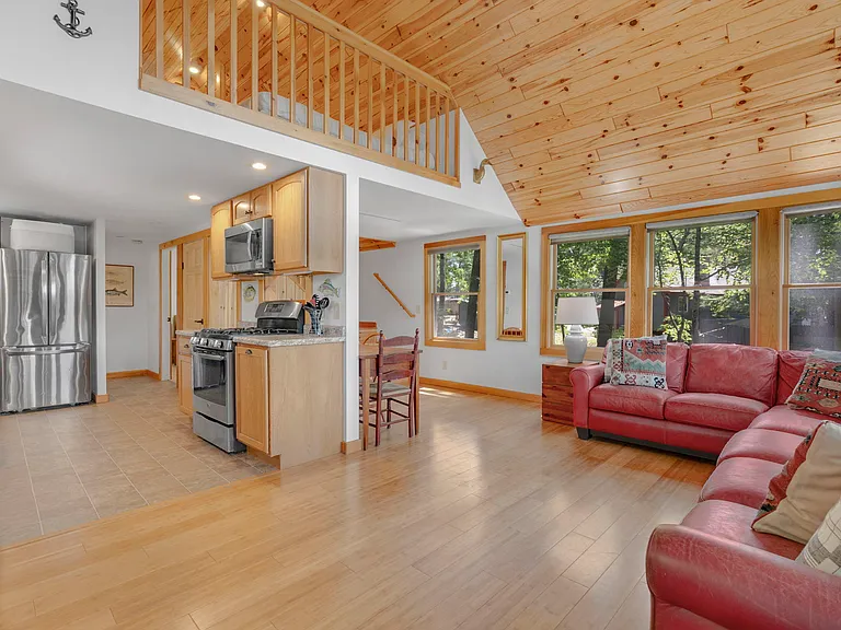 120 Anglers Rd — Photo 8