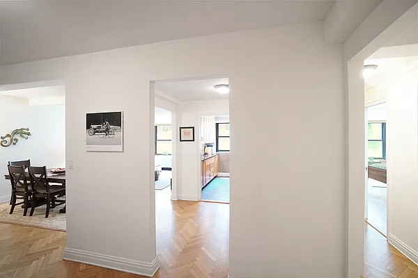 Sold by Renetta Real Estate | media 3