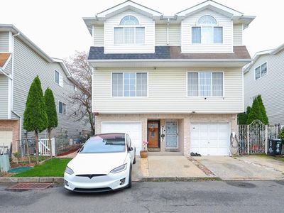32 Belair Ln, Staten Island, NY, 10305