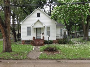 3123 Gene Field Rd, Saint Joseph, MO 64506