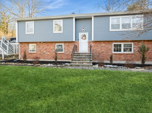 36 Hampton Lane, Stamford, CT 06903
