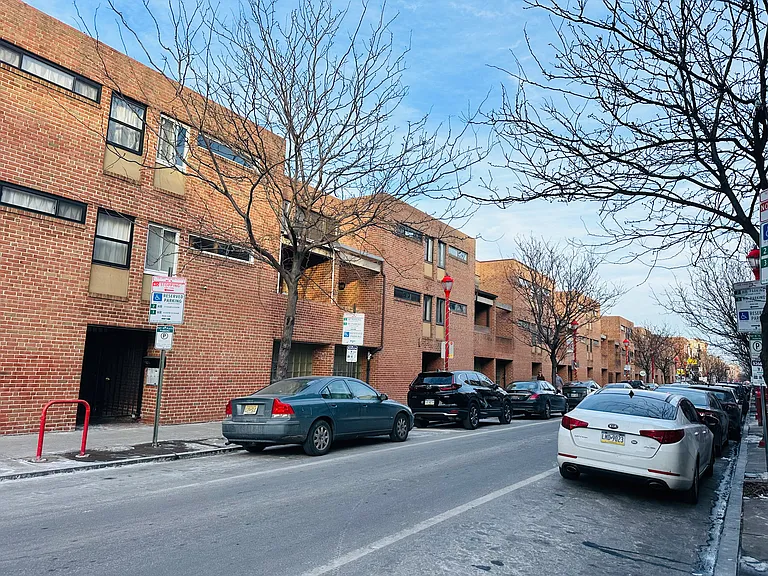 729 South St #B — Photo 1