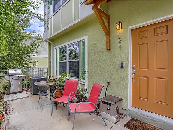 3rd image of 124 N Fredrica Ave