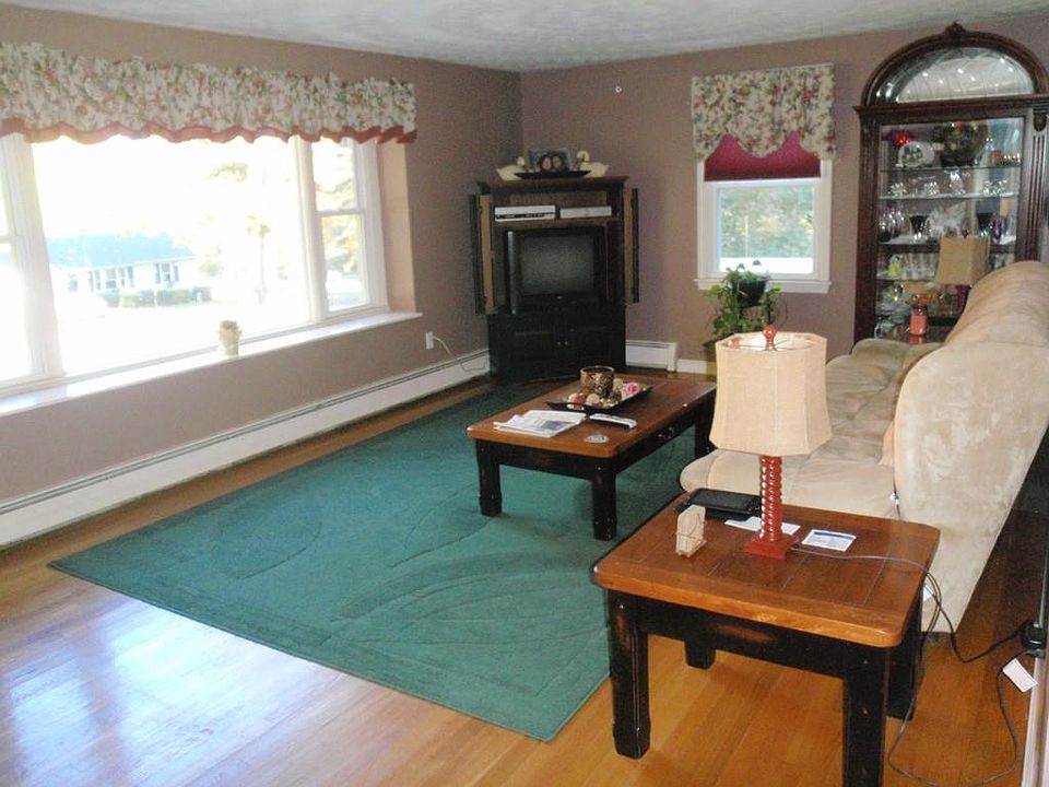324 Salisbury St, Holden, MA 01520 Zillow