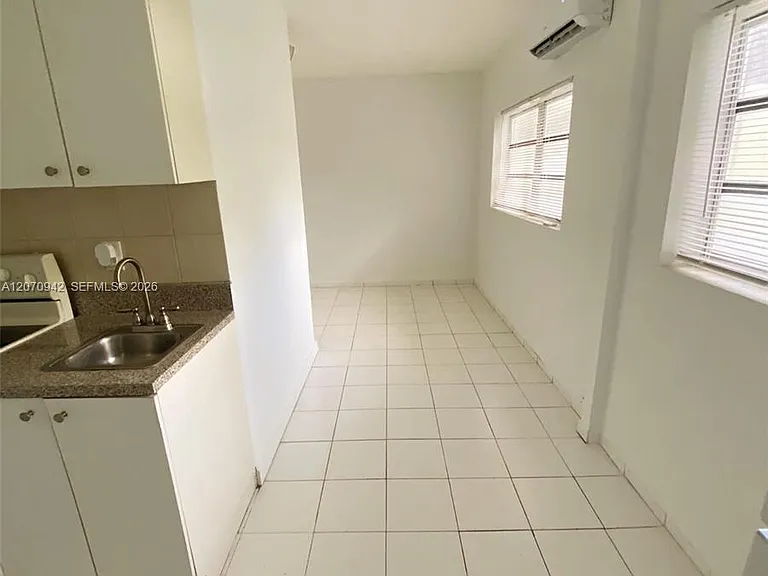 2612 Johnson St #13 — Photo 10