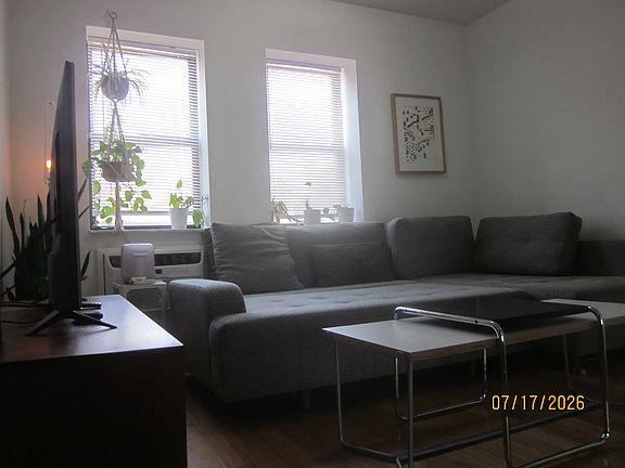 4th image of 140 Richardson St #3