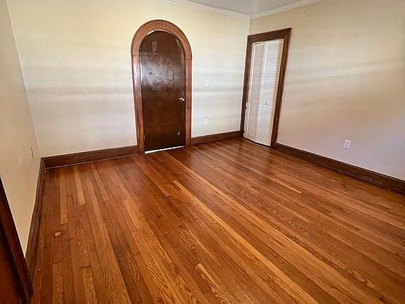 4th image of 621 Adams St #2