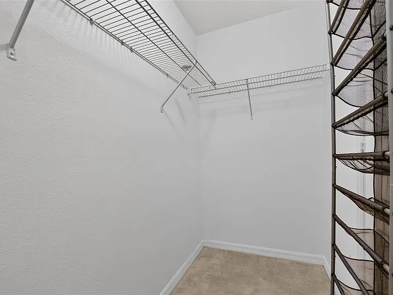 1097 Augustus Dr — Photo 22