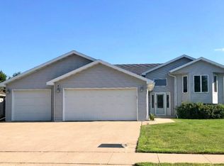 1205 29th St, Spirit Lake, IA 51360