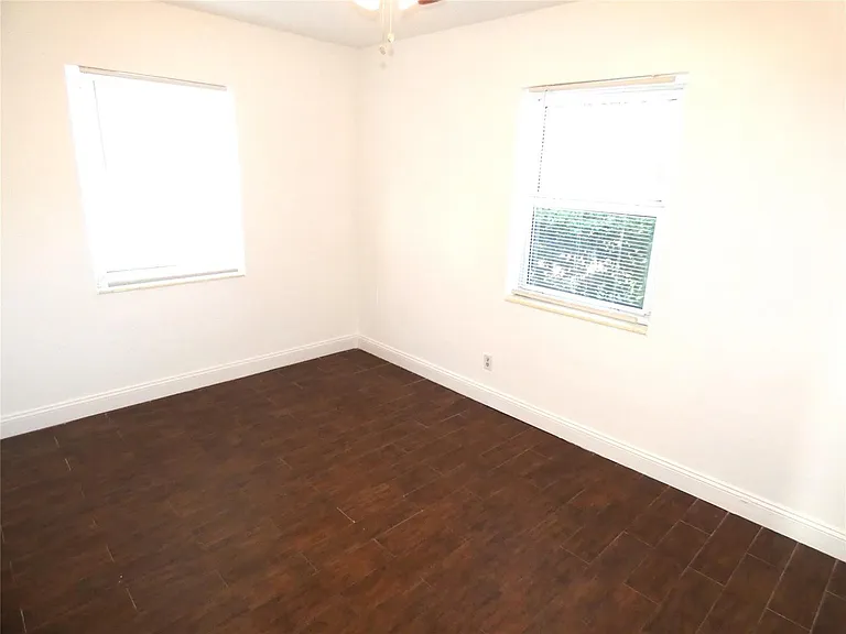 1528 NW 1st Ave — Photo 13