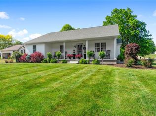 526 Old Coach Ln, Salem, OH 44460