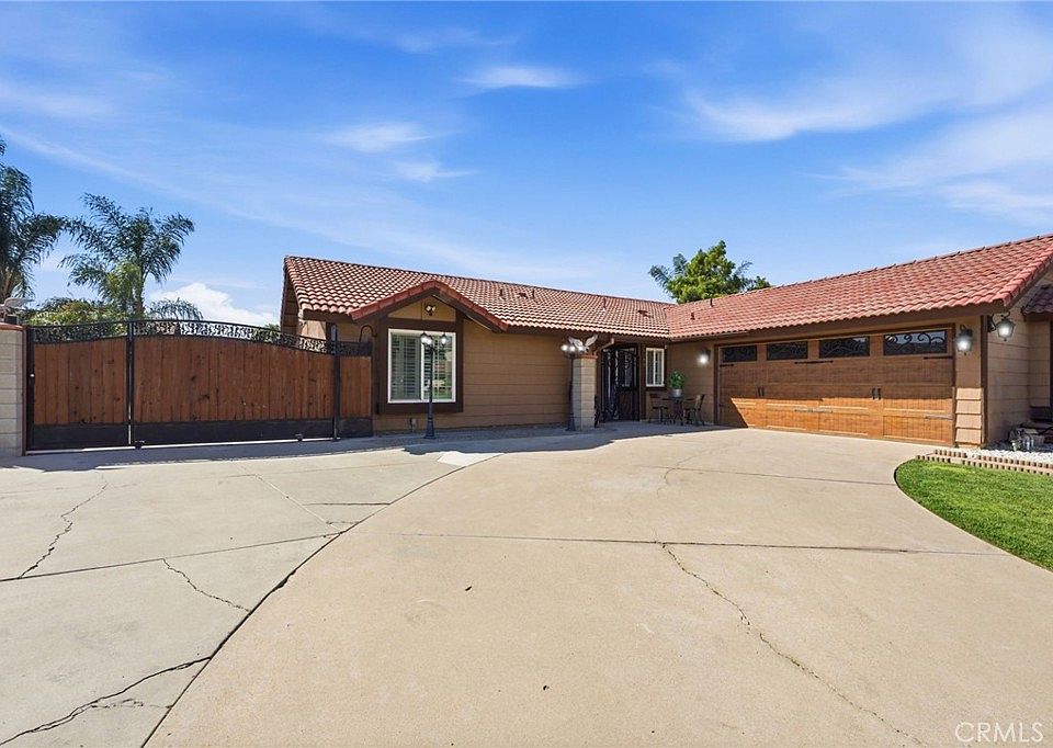 1st image of 13193 Adeline Ave