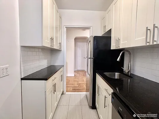 Rented by Sovereign Associates | media 10