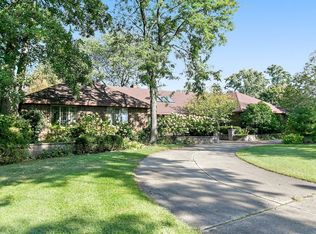 572 Glen Eagles Ct, Inverness, IL 60067