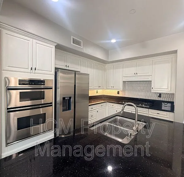 8043 E Loftwood Ln — Photo 12