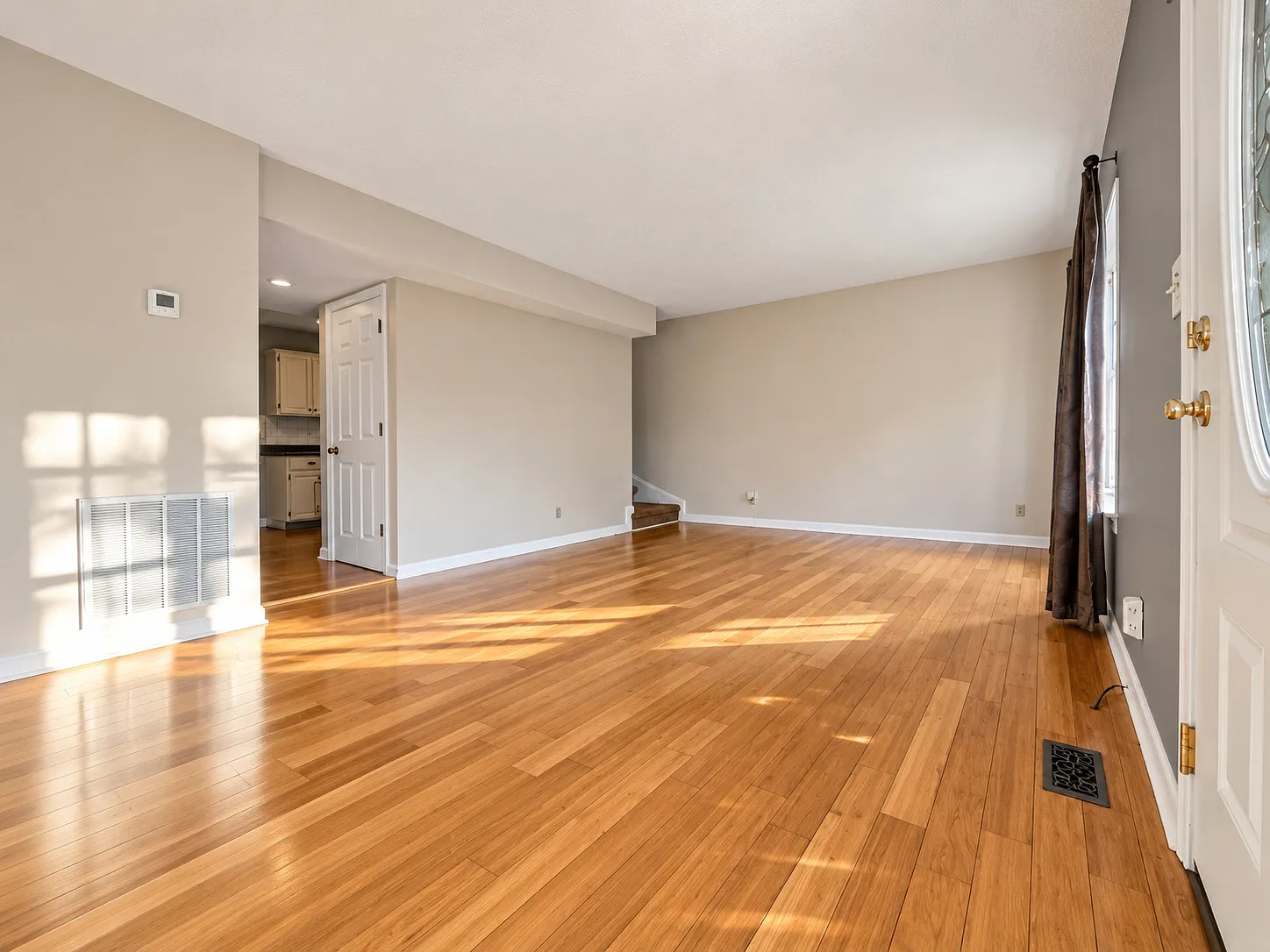 3 bed, 1440 sqft, $2,220 — Photo 3