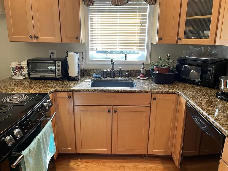 1404 Palisado Ave — Photo 9