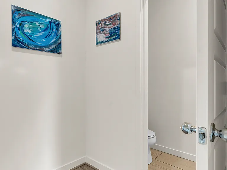 2272 W Harmont Dr — Photo 10