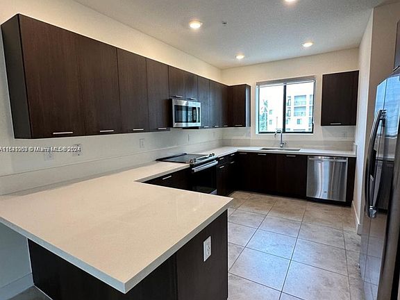 4th image of 4618 NW 84th Ave #4618