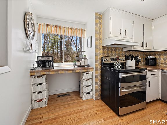 4th image of 42 Northampton Lane #42