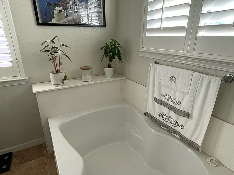 832 Hawkins Dr — Photo 11
