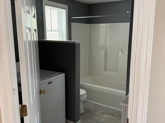 5th image of 10 Beehive Dr #2