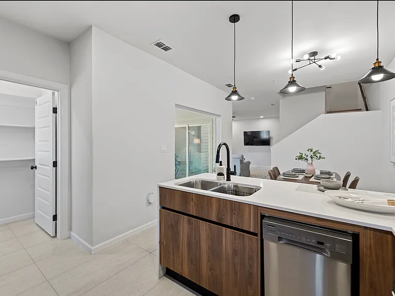 8101 N 23rd St #19 — Photo 22