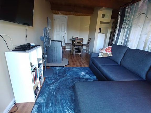 3rd image of 15452 Shasta Way