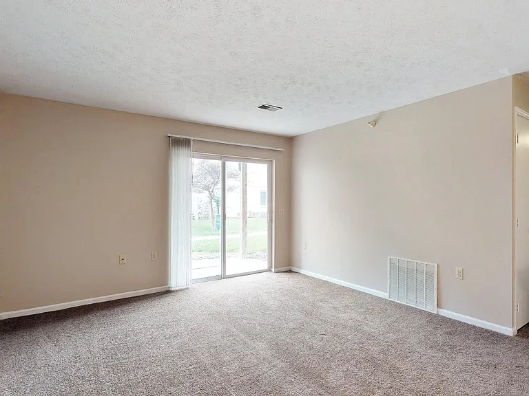 Cambridge Apartments — Photo 25