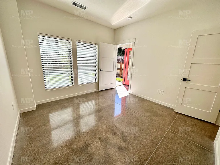 301 Parker St #B — Photo 5