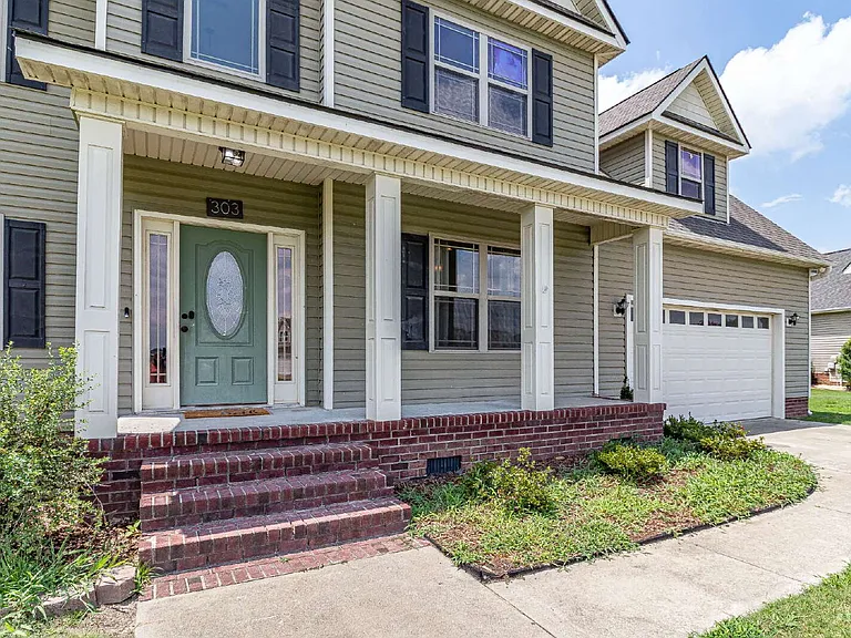 303 Glenn Laurel Dr — Photo 4