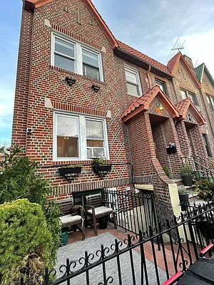 Rented by Hudson Exclusive Inc | media 42