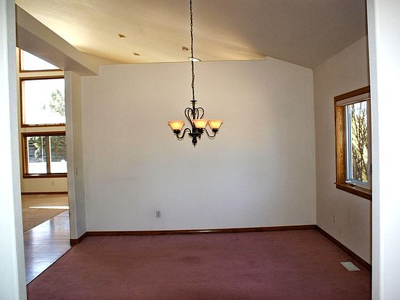 5th image of 6576 Saddleback Ave