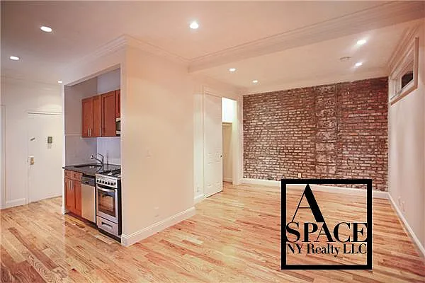 Rented by A Space Realty NY LLC | media 2