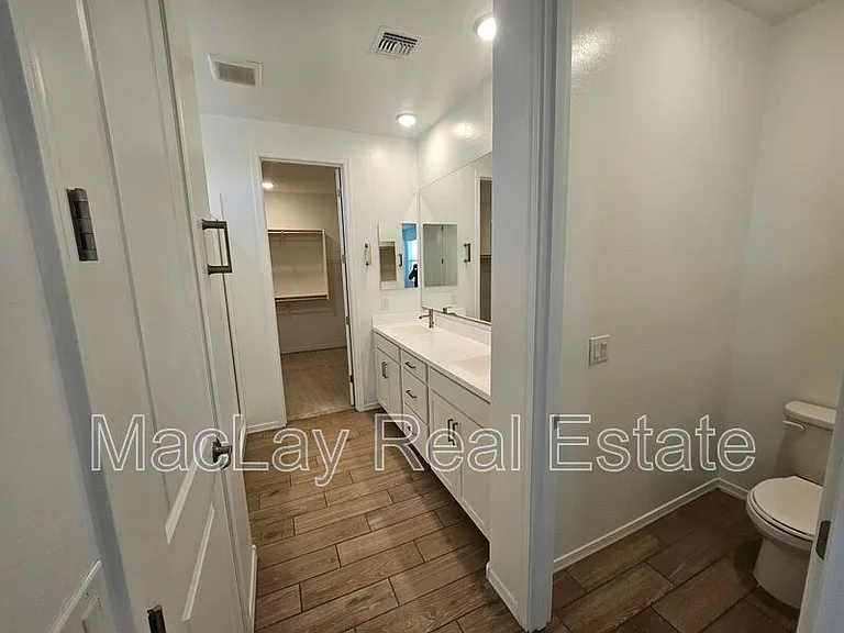 22815 E Watford Dr — Photo 11