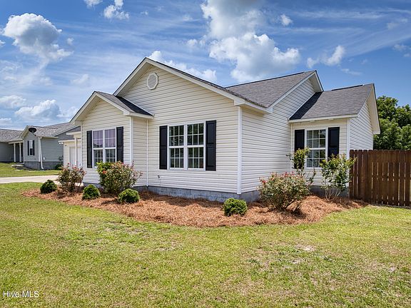 3rd image of 102 Harmony Way